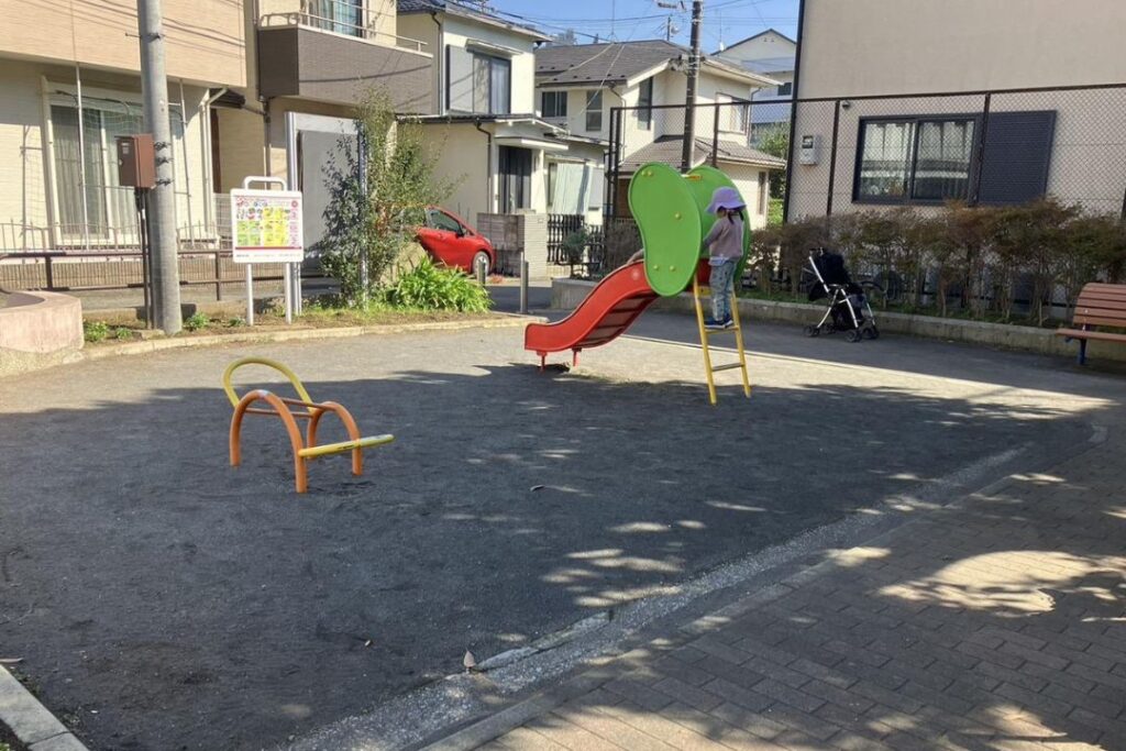 斉藤分町公園の遊具の様子