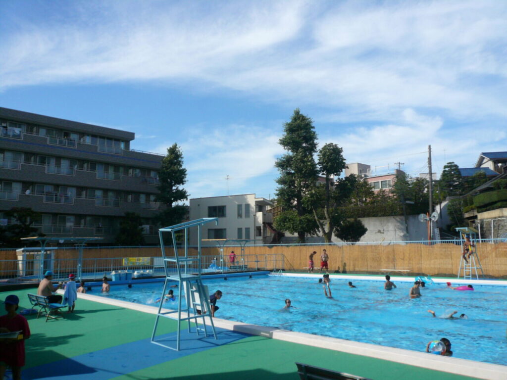 六角橋公園プール