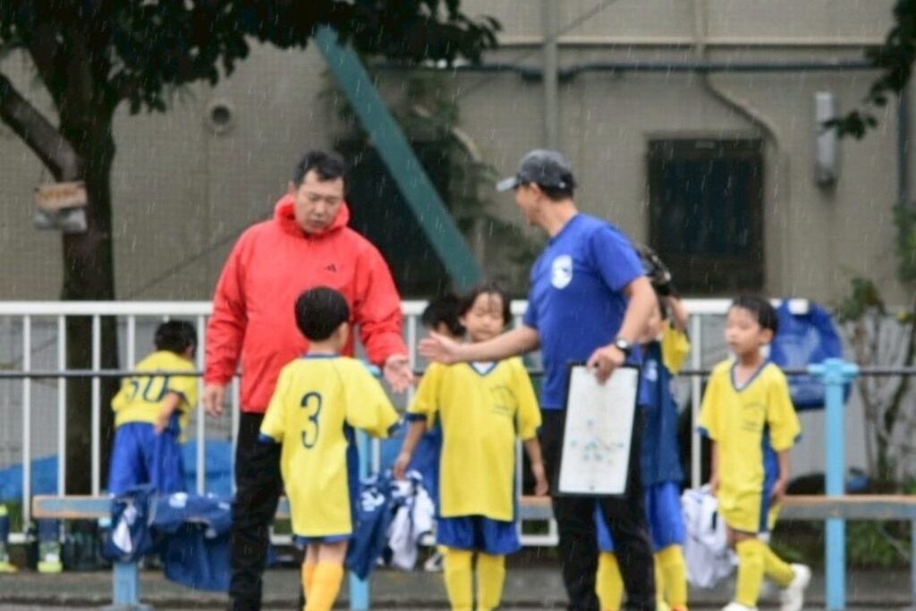 かもめSCの子どもたちとコーチとのやりとり