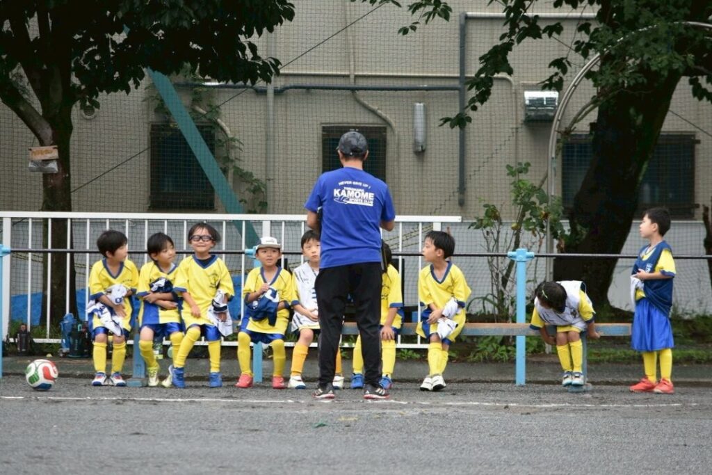 かもめSCの子どもたちとコーチとのやりとり