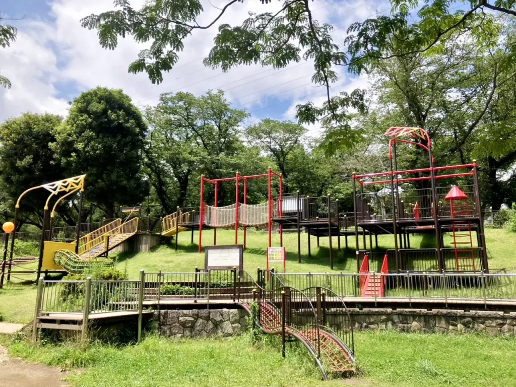 岸根公園の遊具がリニューアル