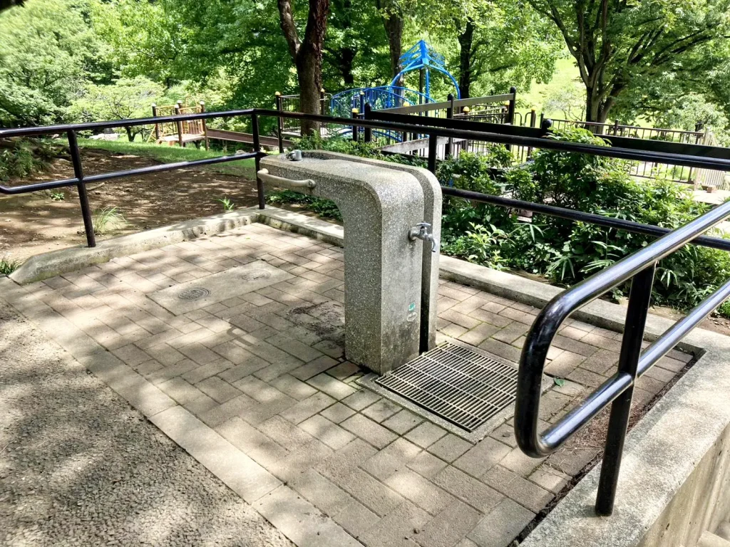 岸根公園の水道